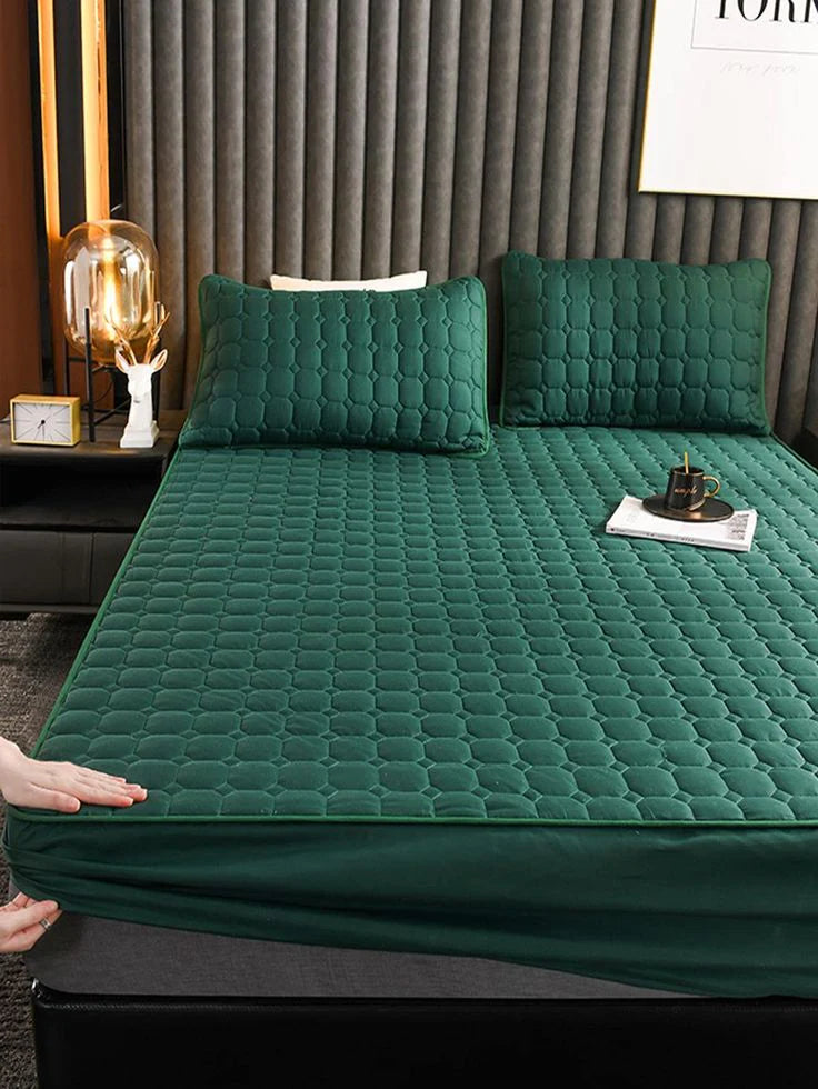 Quilted 100% Waterproof Mattress Protector For Double Bed (Dark Green)