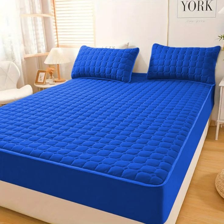 Quilted 100% Waterproof Mattress Protector For Double Bed (Royal Blue)